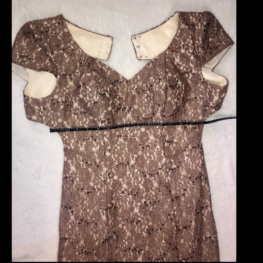 Beautiful champagne w/ gold sequins prom dress! 🥰 - Picture 5 of 11